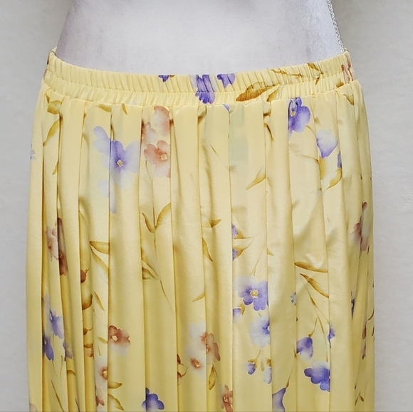 VINTAGE Leslie Fay Yellow Floral Plisse Accordion Pleat Full Length Midi Skirt - Picture 7 of 9